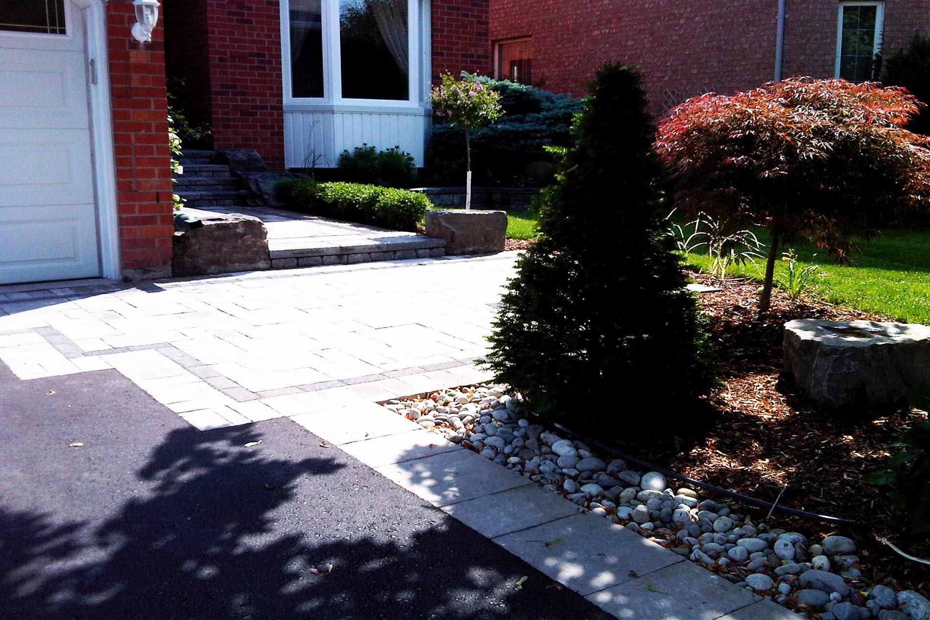 Front Garden natural stone and interlock